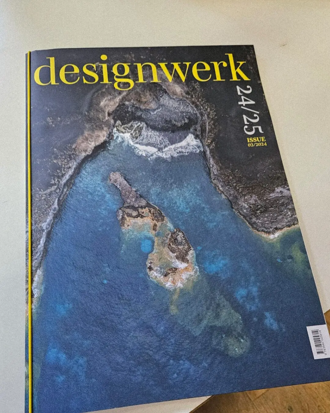 Finished large-format Designwerk magazine